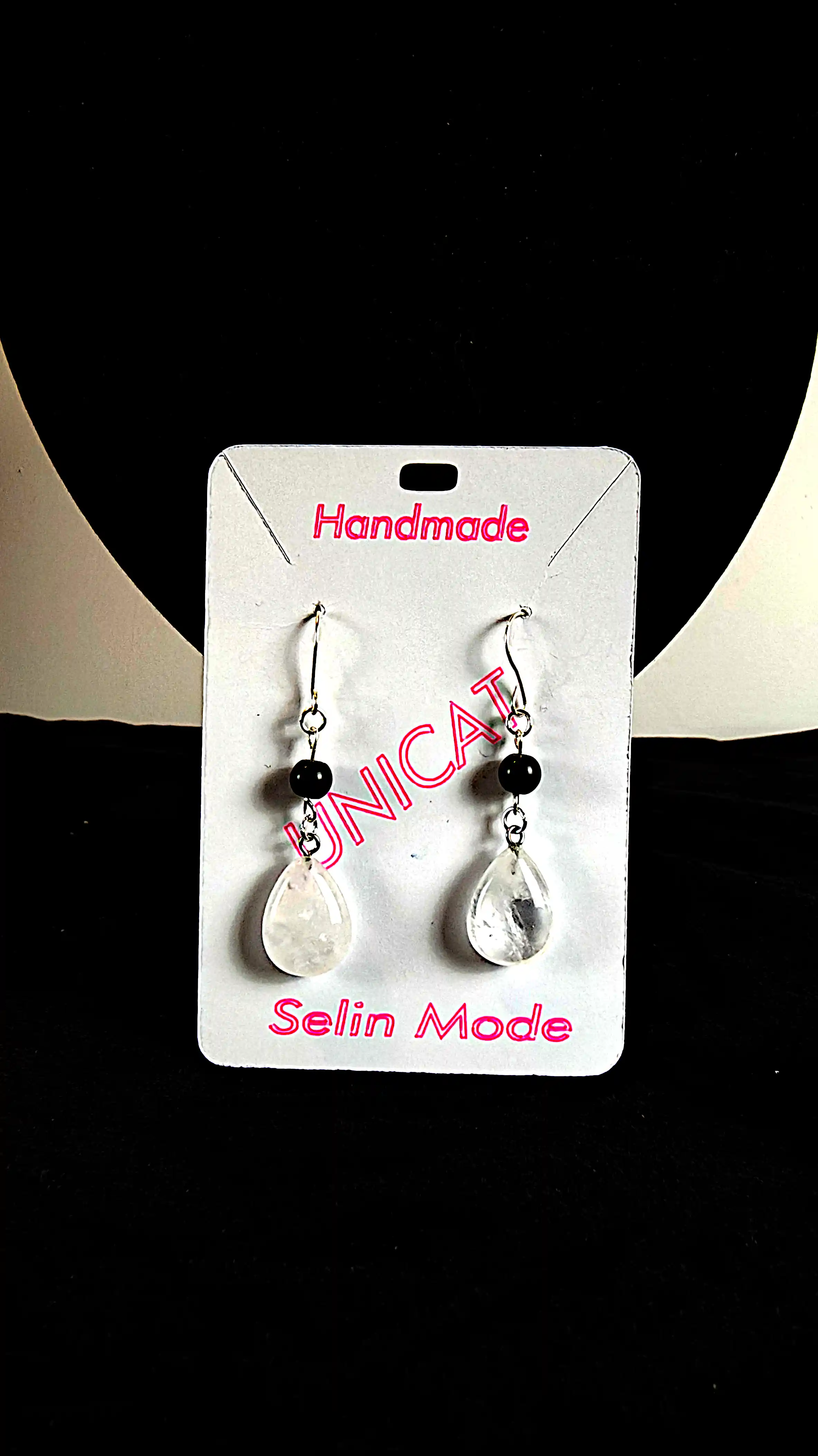 Cercei cu Piatră Naturală de Cuarț Alb și Accente Negre – Handmade SM71 [1]