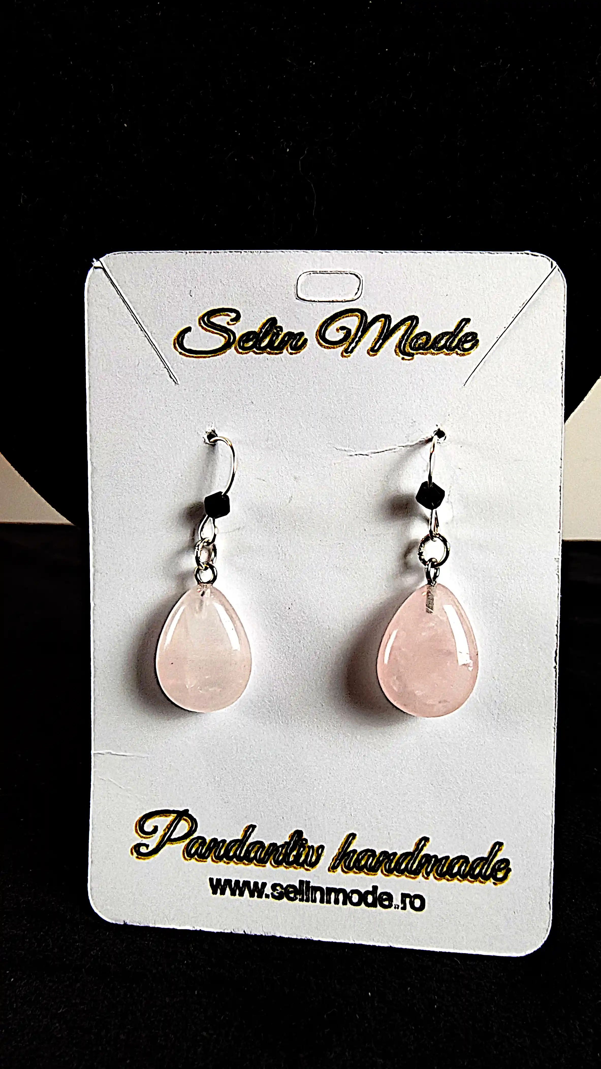 Cercei cu Piatră Naturală de Cuarț Roz și Accente Negre – Handmade SM58 [1]