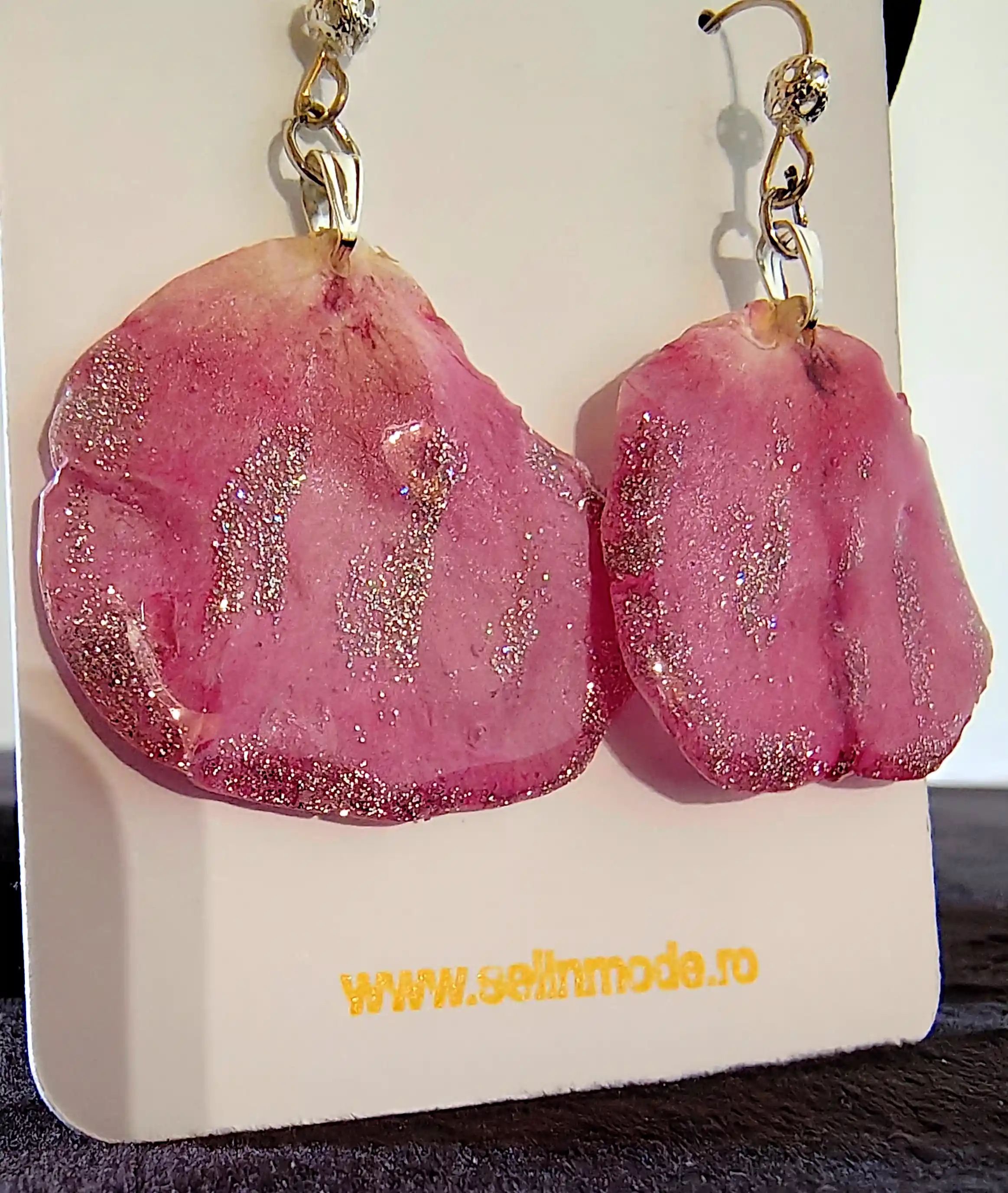 Cercei din Rășină Roz Sidefat cu Accente Strălucitoare – Handmade SM 89 [2]