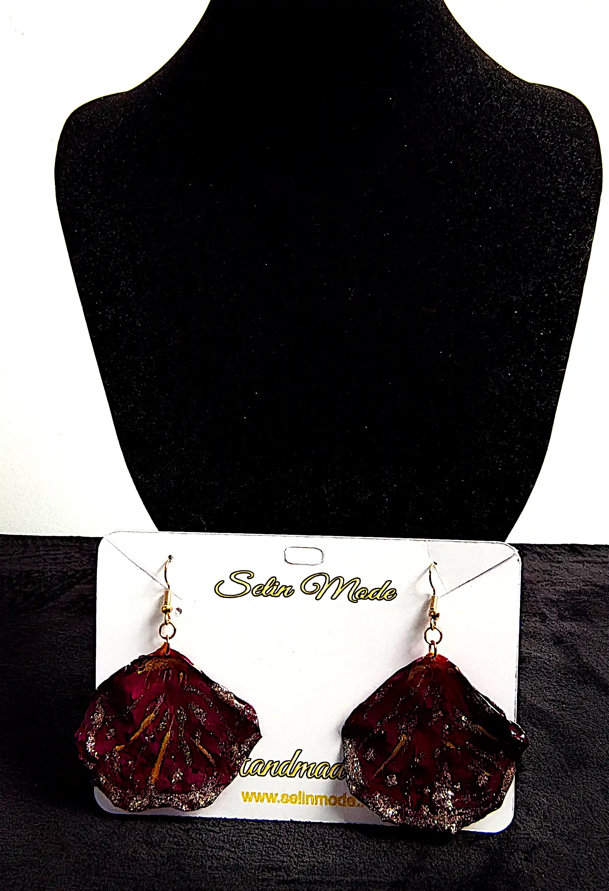 Cercei SM 103 – Petale naturale de trandafir în rășină transparentă cu accente aurii [2]