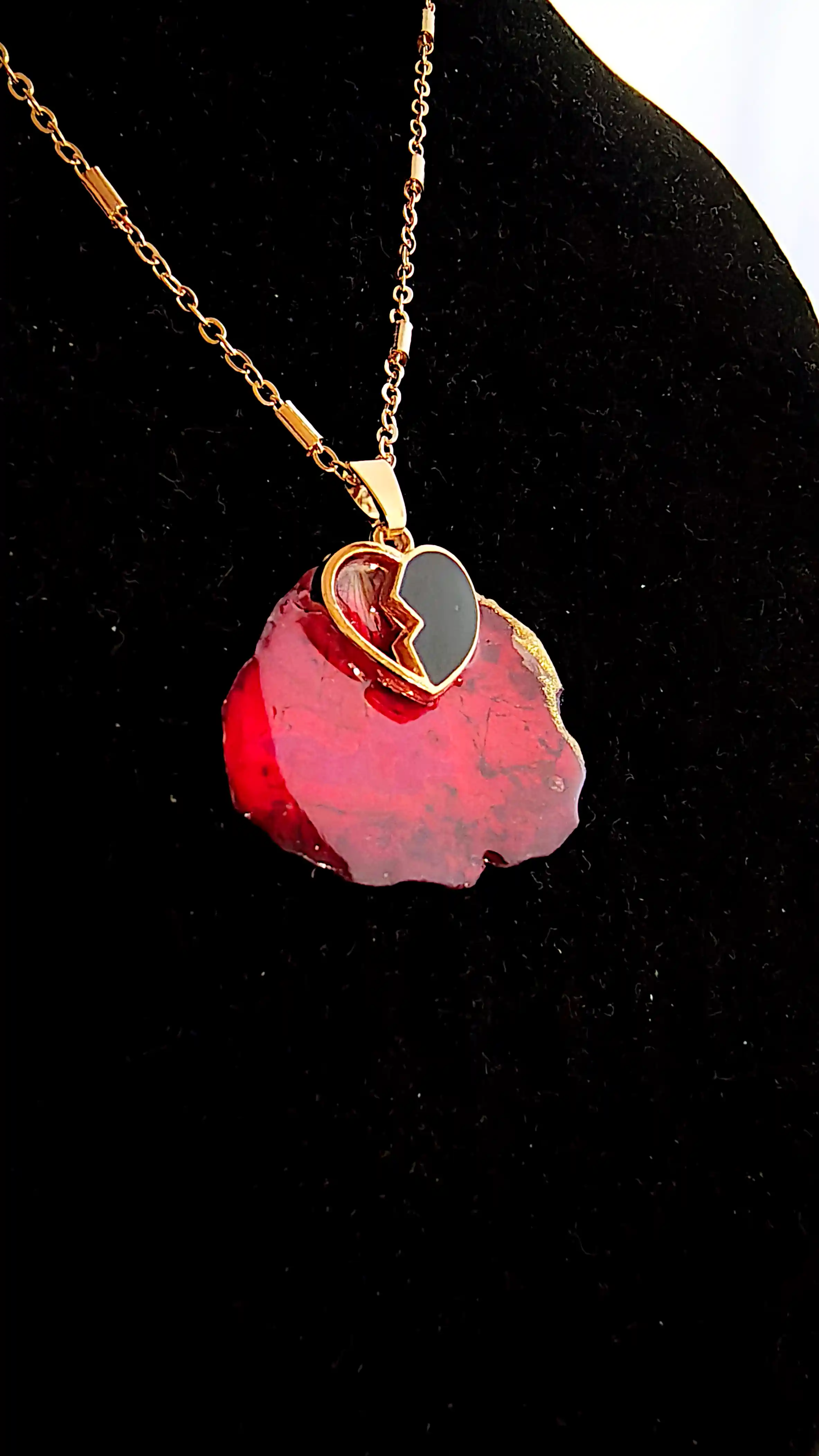 Pandantiv handmade din petală naturală de trandafir cu element decorativ inimă – SM 83 [2]