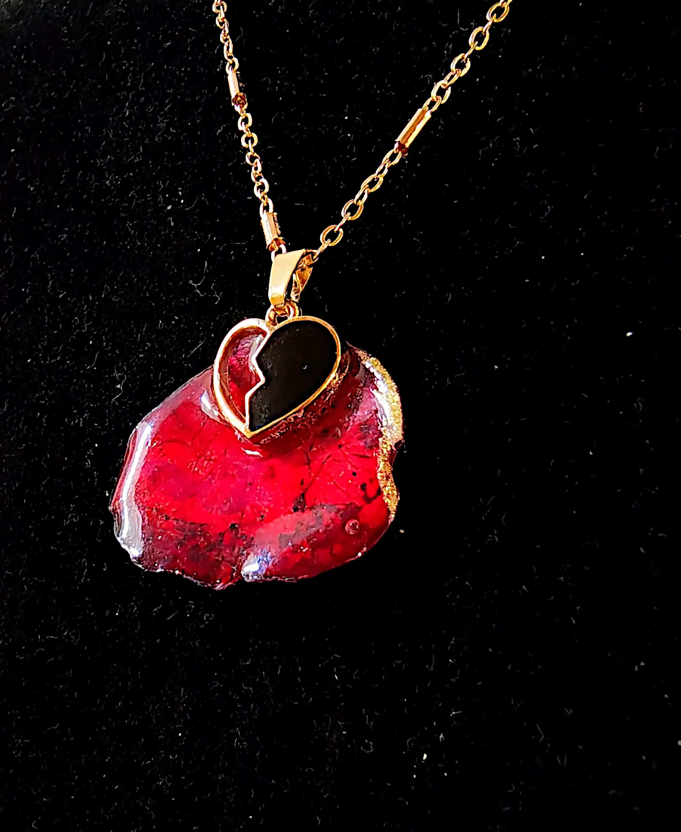 Pandantiv handmade din petală naturală de trandafir cu element decorativ inimă – SM 83 [3]