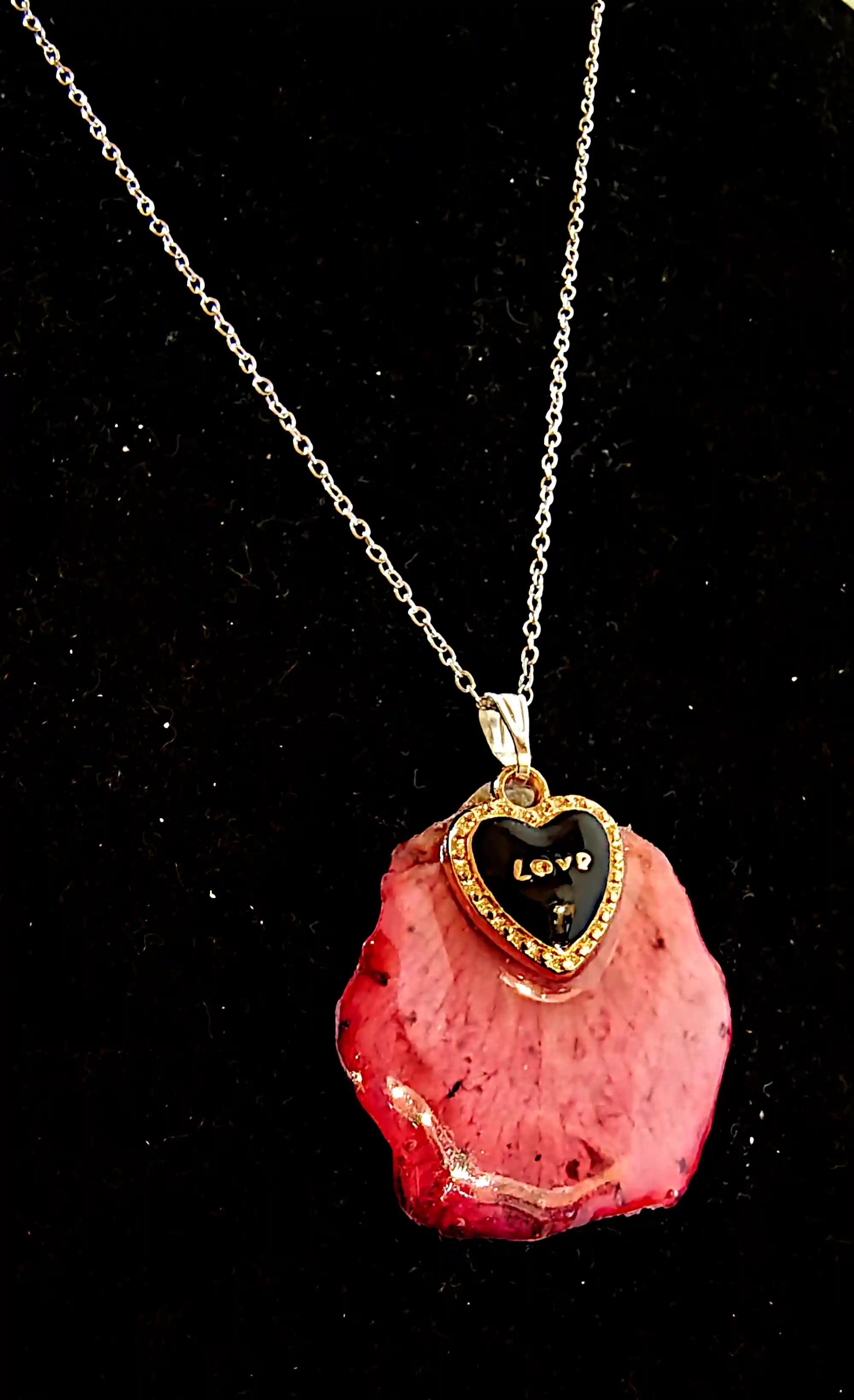 Pandantiv handmade din petală naturală de trandafir cu inimă „Love” – SM 85 [2]