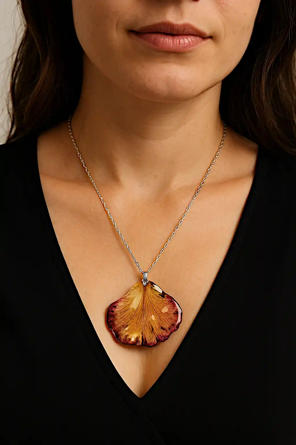 Pandantiv handmade din petală naturală de trandafir în nuanțe calde – SM 02 [2]