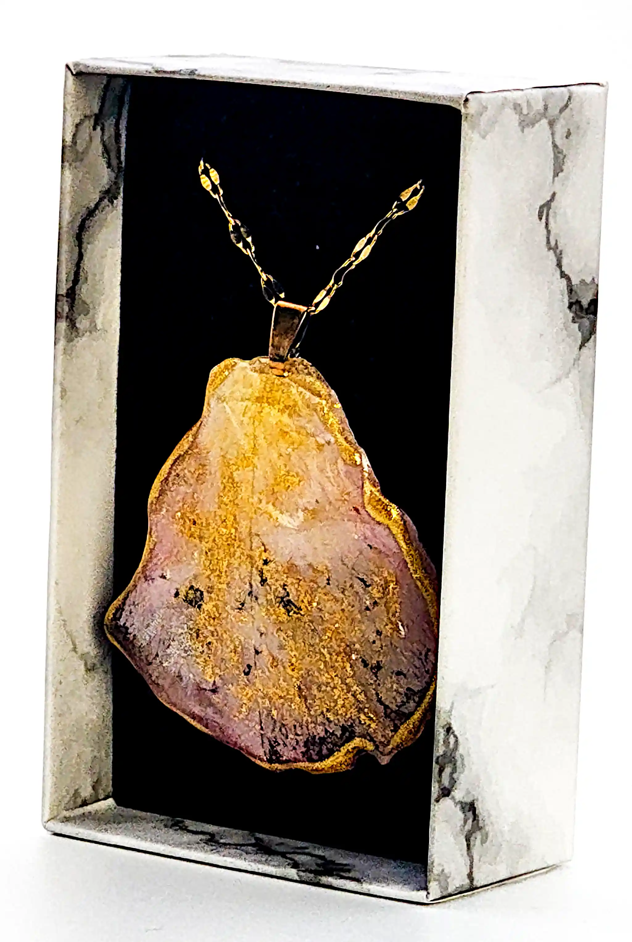 Pandantiv Handmade din Petală Naturală de Trandafir Roz cu Accente Aurii – SM 24 [2]