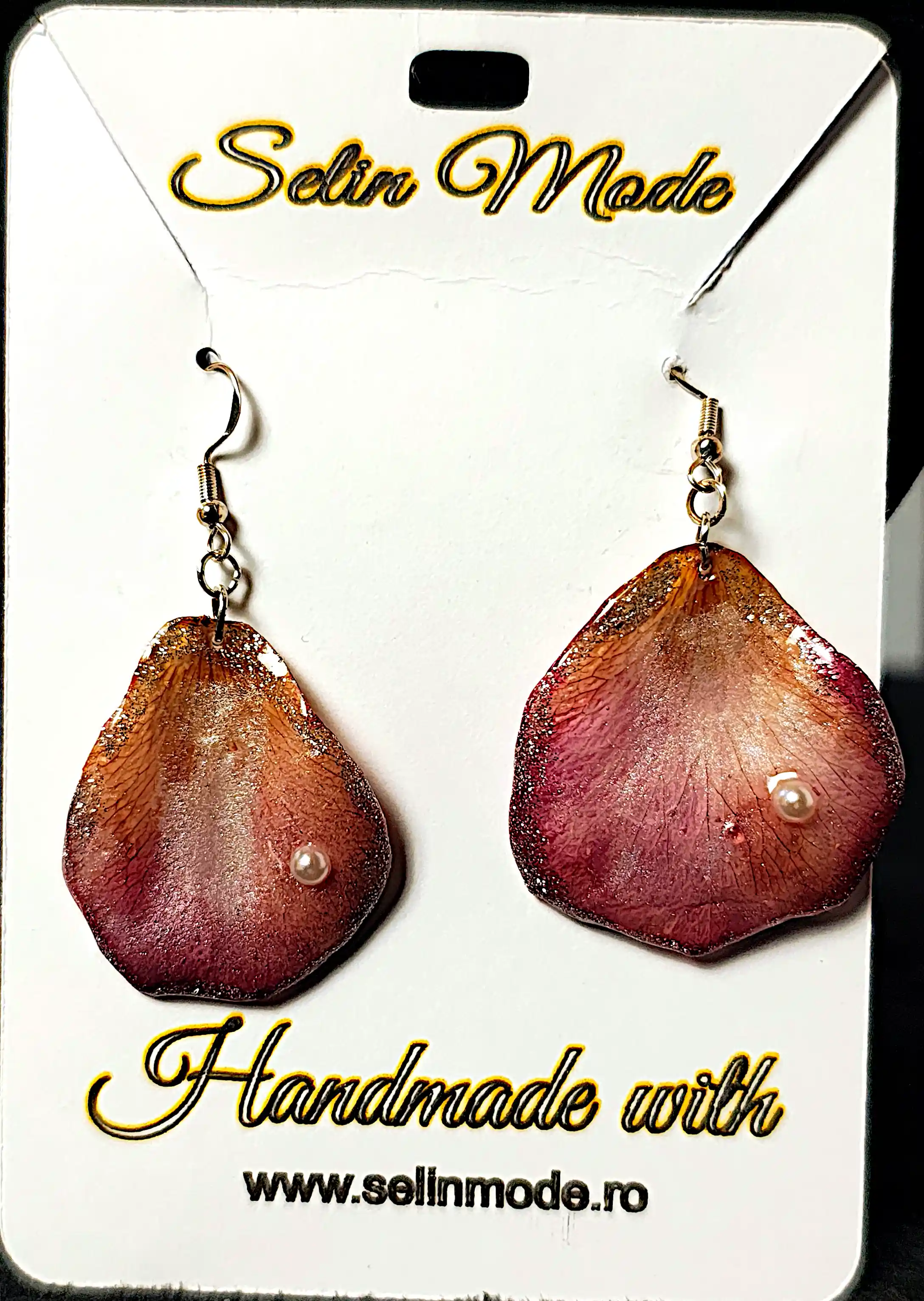 Set Handmade Cercei și Pandantiv din Petale Naturale în Rășină cu Perle Decorative – SM 13 [2]