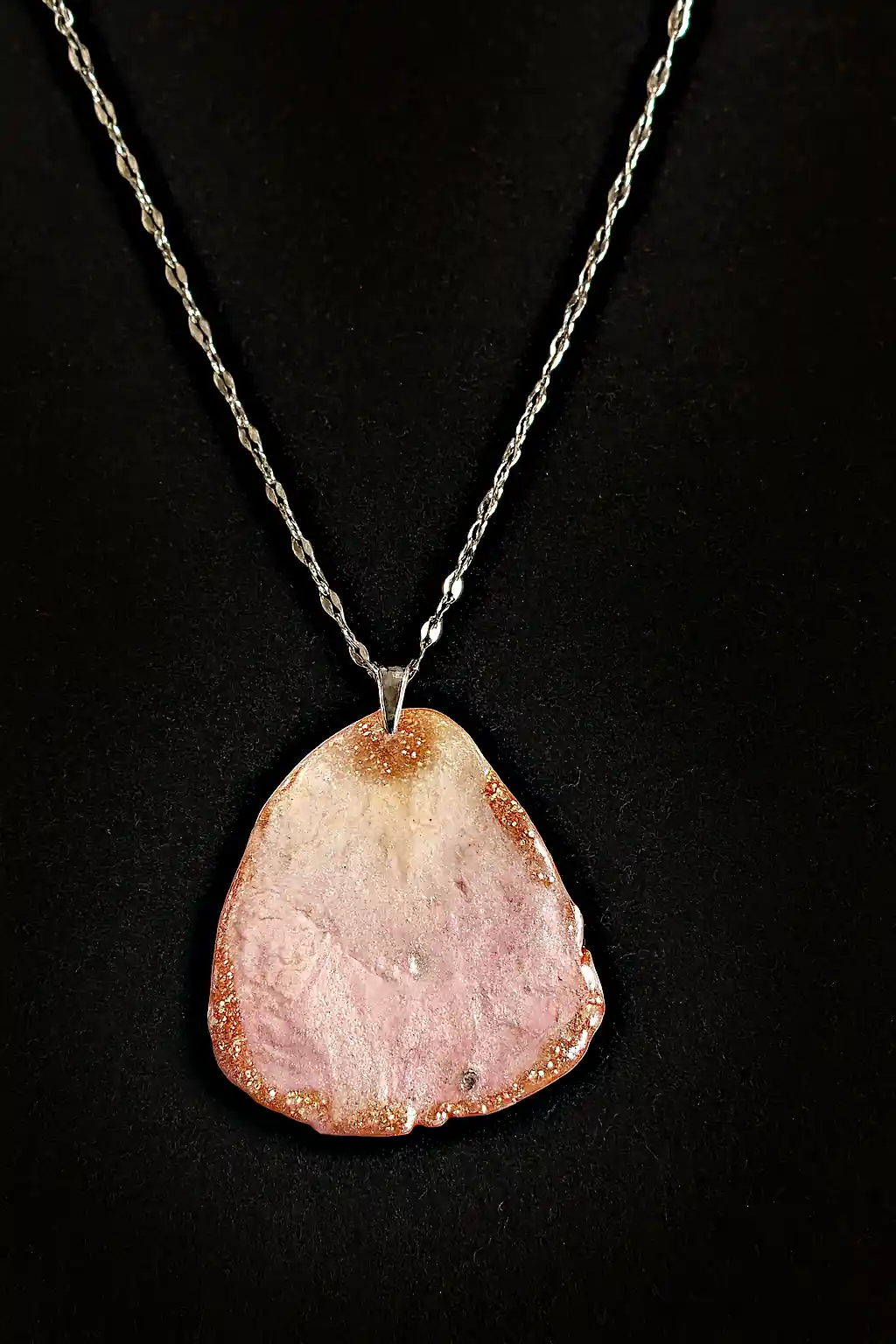 Set Pandantiv și Cercei din Petale Naturale de Trandafir Presate în Rășină – SM 15 [3]