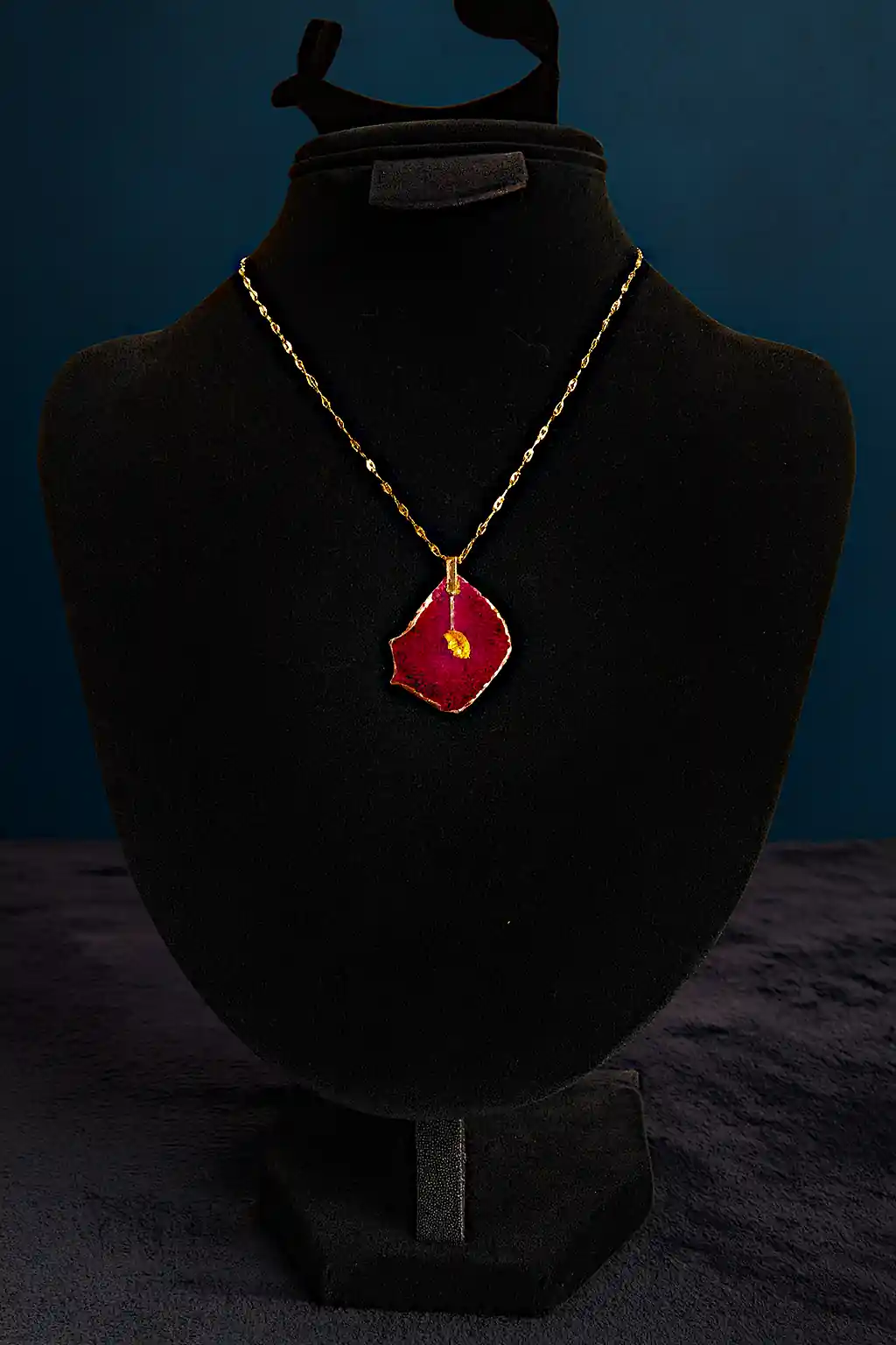 Set Pandantiv și Cercei din Petale Naturale de Trandafir Presate în Rășină – SM 18 [2]