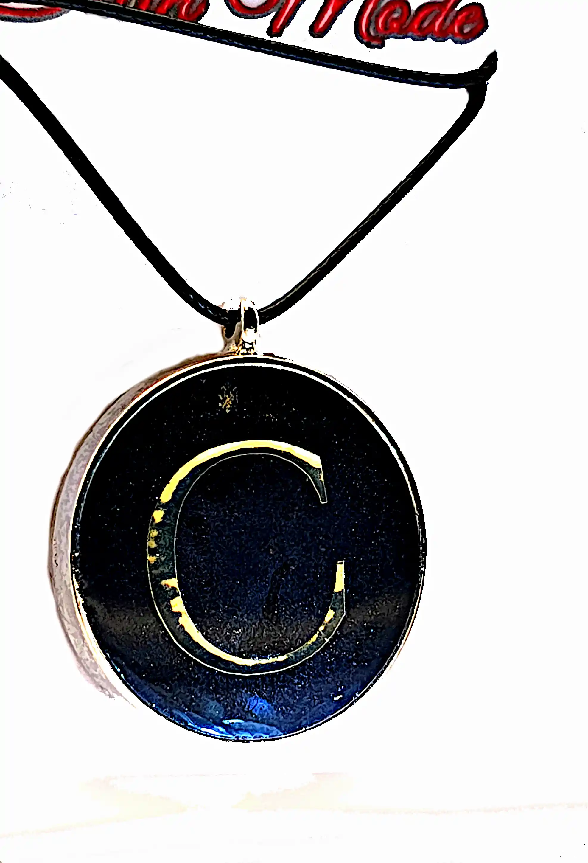 Pandantiv Personalizat din Rășină cu Inițiala C – Model Unicat SM 200 [1]