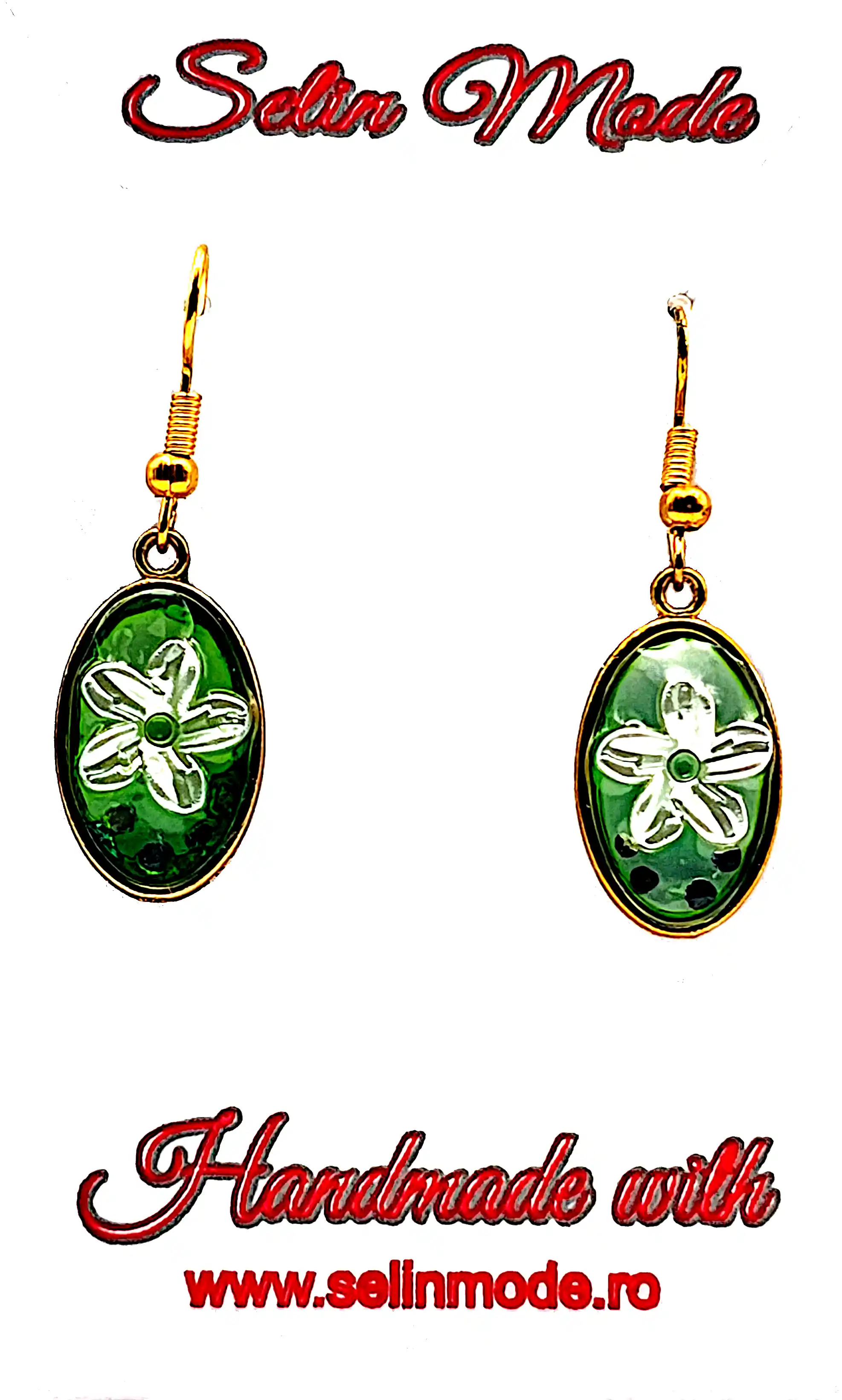 Cercei - Cercei din Rășină Verde cu Model Floral Alb – Handmade SM202