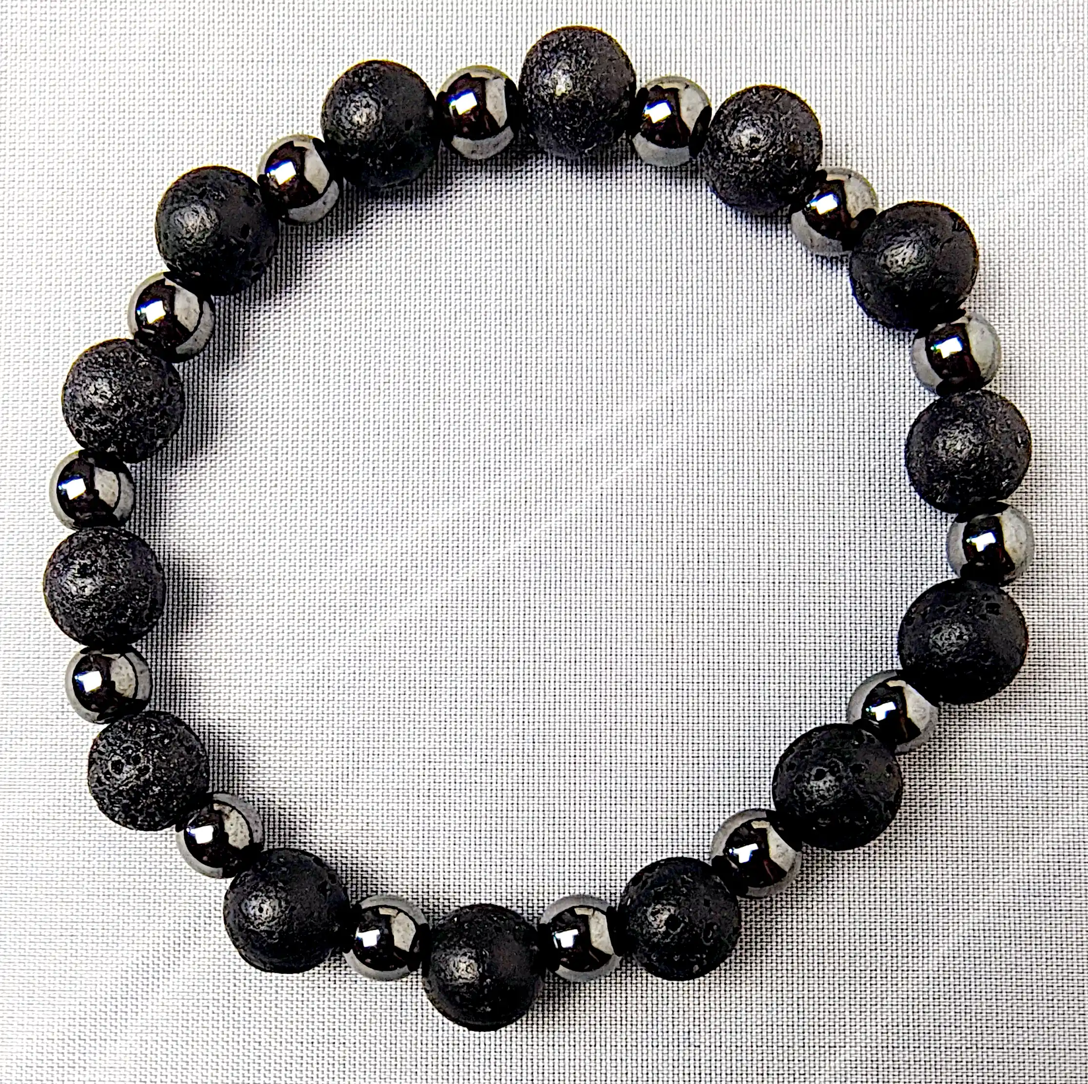 Bratari - Brățară din hematit și piatră vulcanică, mărgele 6 mm și 8 mm, mărime 17 cm – SM 131