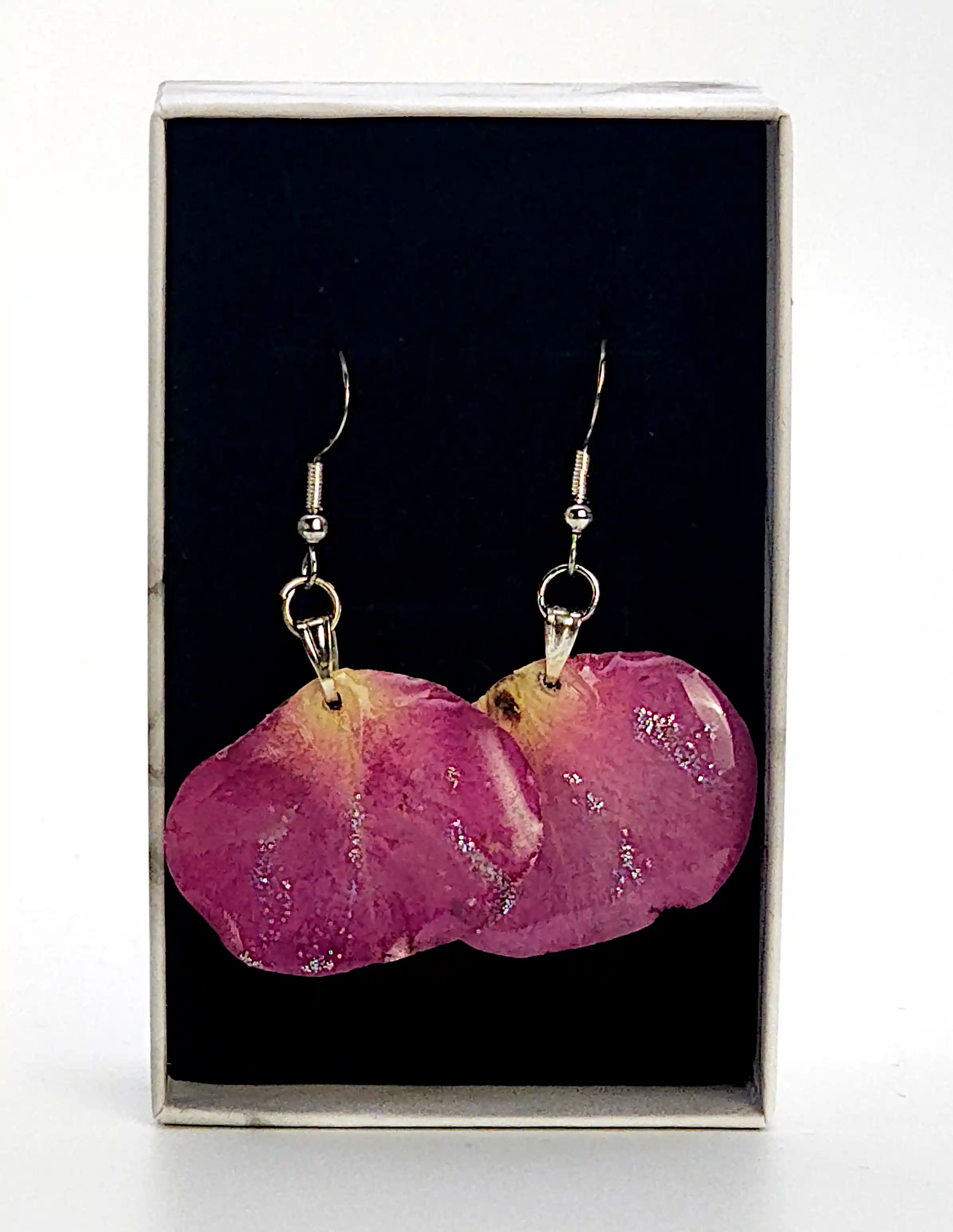 Flori Naturale - Cercei SM 116 – Petale naturale de trandafir cu accente delicate argintii