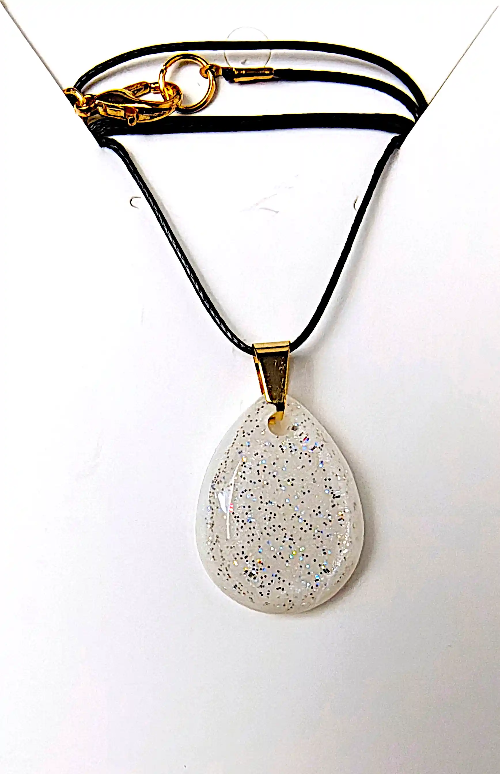 Pandantive din Rășină Epoxidică - Pandantiv Handmade din Rășină Epoxidică în Formă de Picătură – SM146