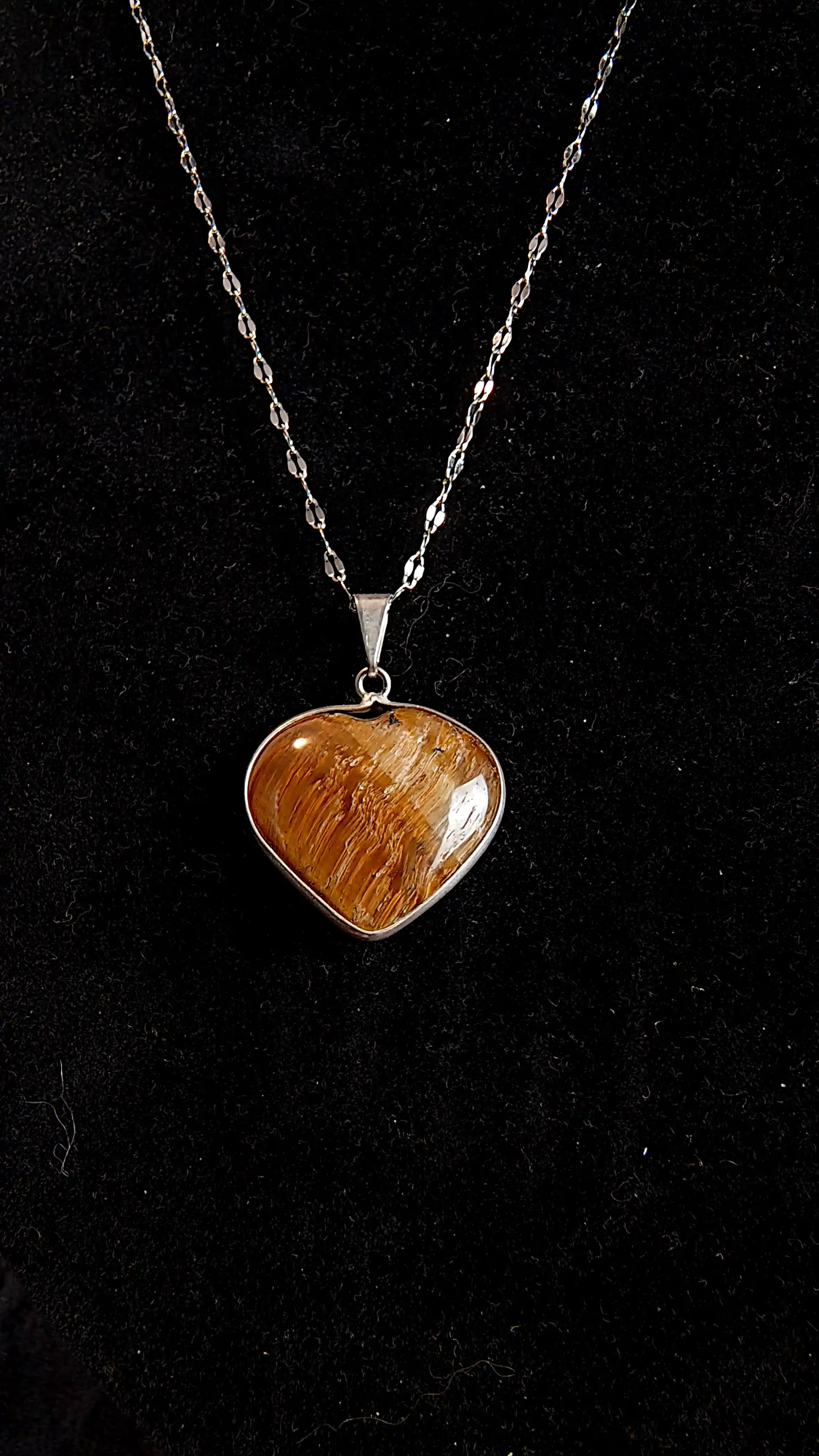 Bijuterii damă pietre semiprețioase - Pandantiv inimă din piatră naturală Ochi de Tigru – SM 41
