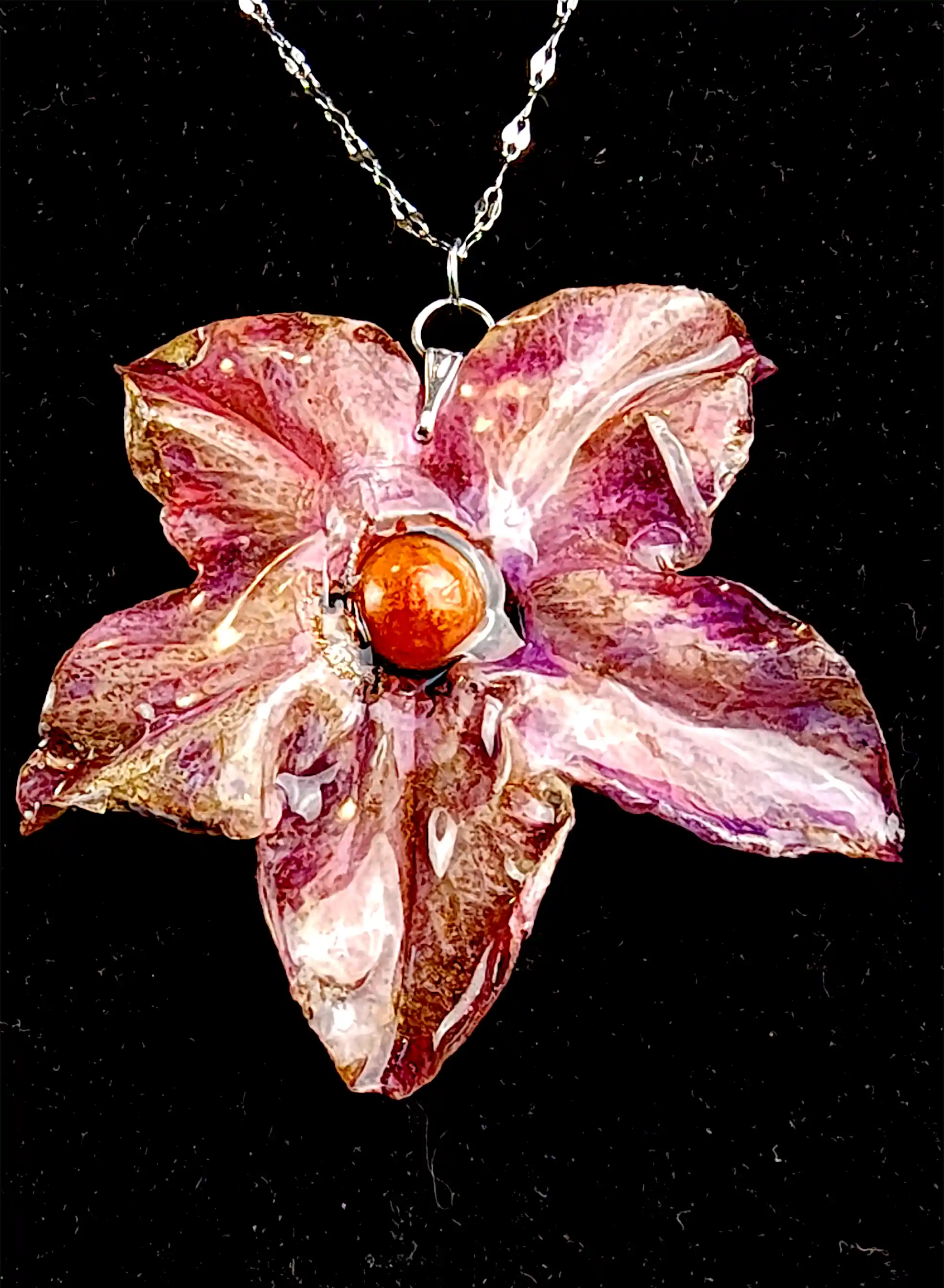 Pandantiv SM 04 – Floare naturală “Regina Nopții” în rășină transparentă [1]