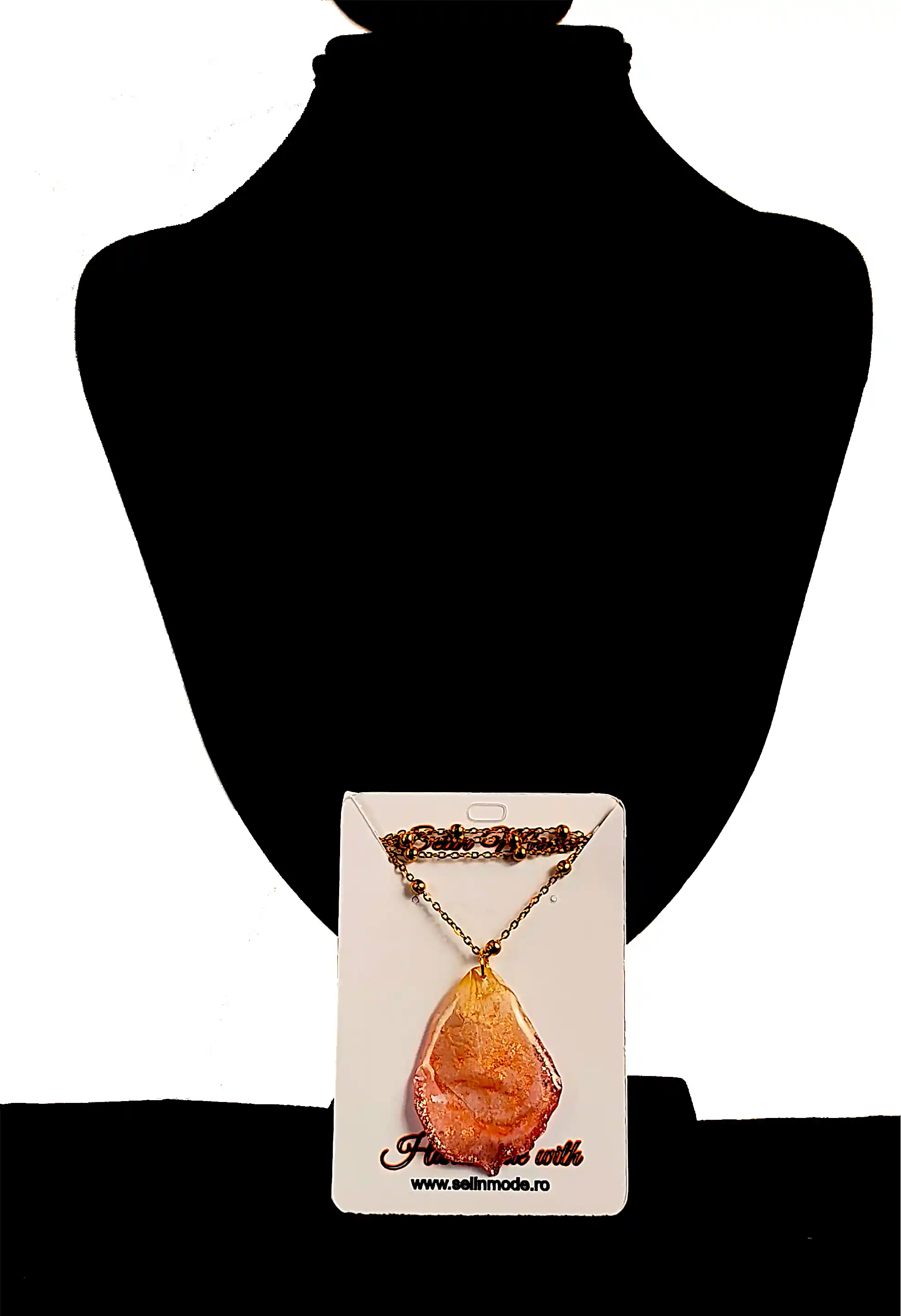 Flori Naturale - Pandantiv SM 07 – Petală naturală de trandafir în rășină transparentă cu lanț auriu