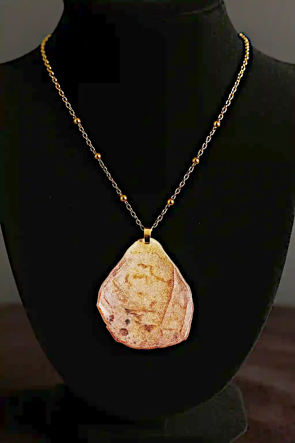 Flori Naturale - Pandantiv SM 10 – Petală naturală de trandafir cu reflexe aurii