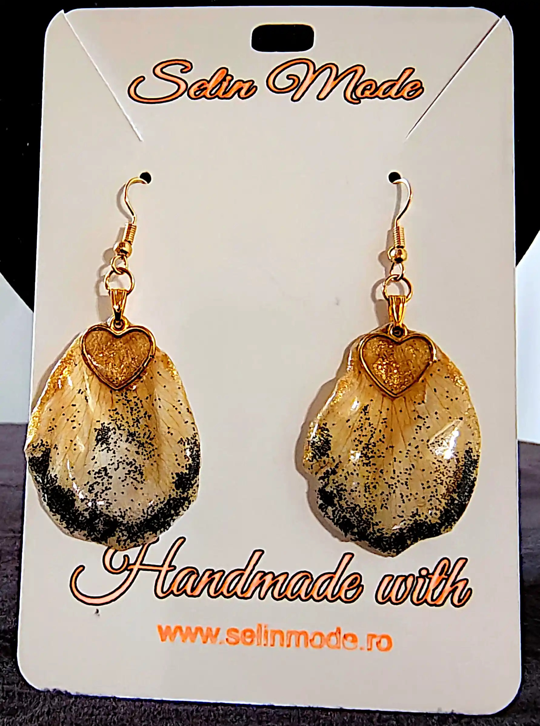 Set Handmade Cercei și Pandantiv din Petale Naturale de Trandafir cu Inimioare Aurii – SM 99 [1]