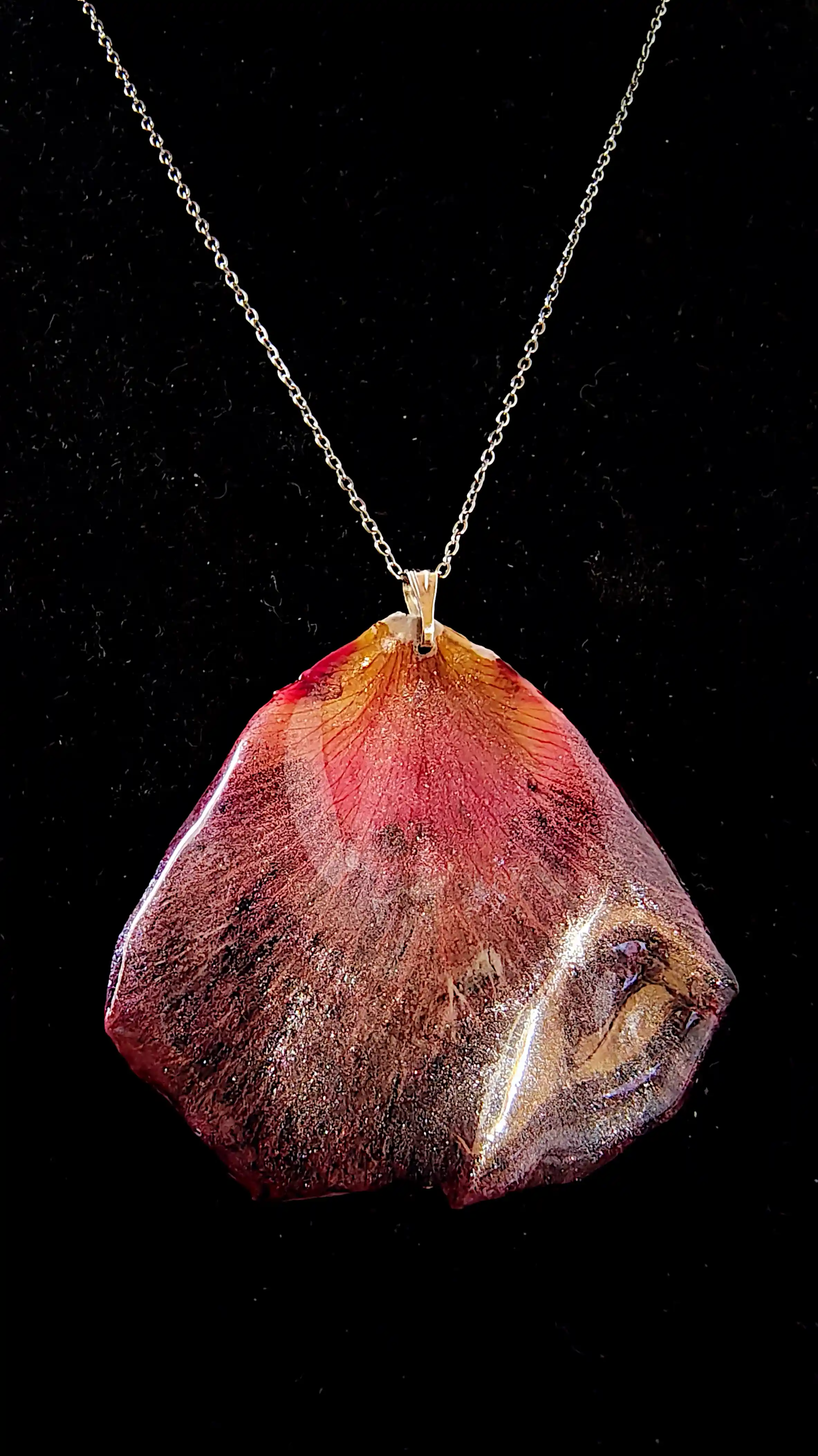 Flori Naturale - Set Handmade Cercei și Pandantiv din Petale Naturale de Trandafir cu Reflexii Perlate – SM 49