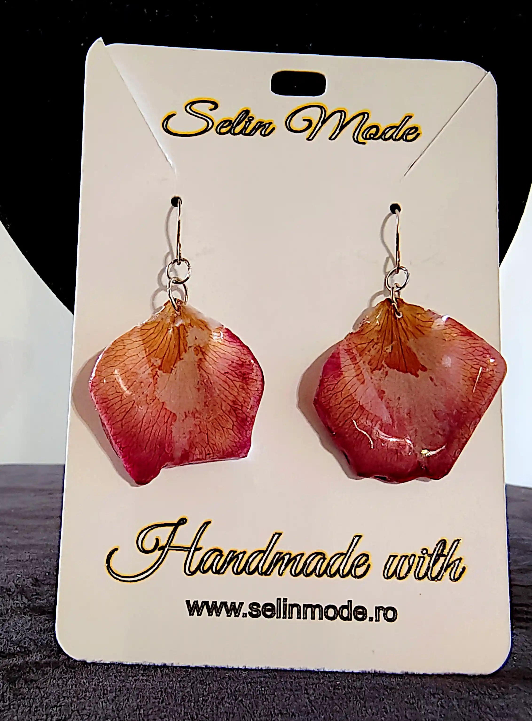 Set Handmade Cercei și Pandantiv din Petale Naturale de Trandafir Roșu – SM 96 [1]