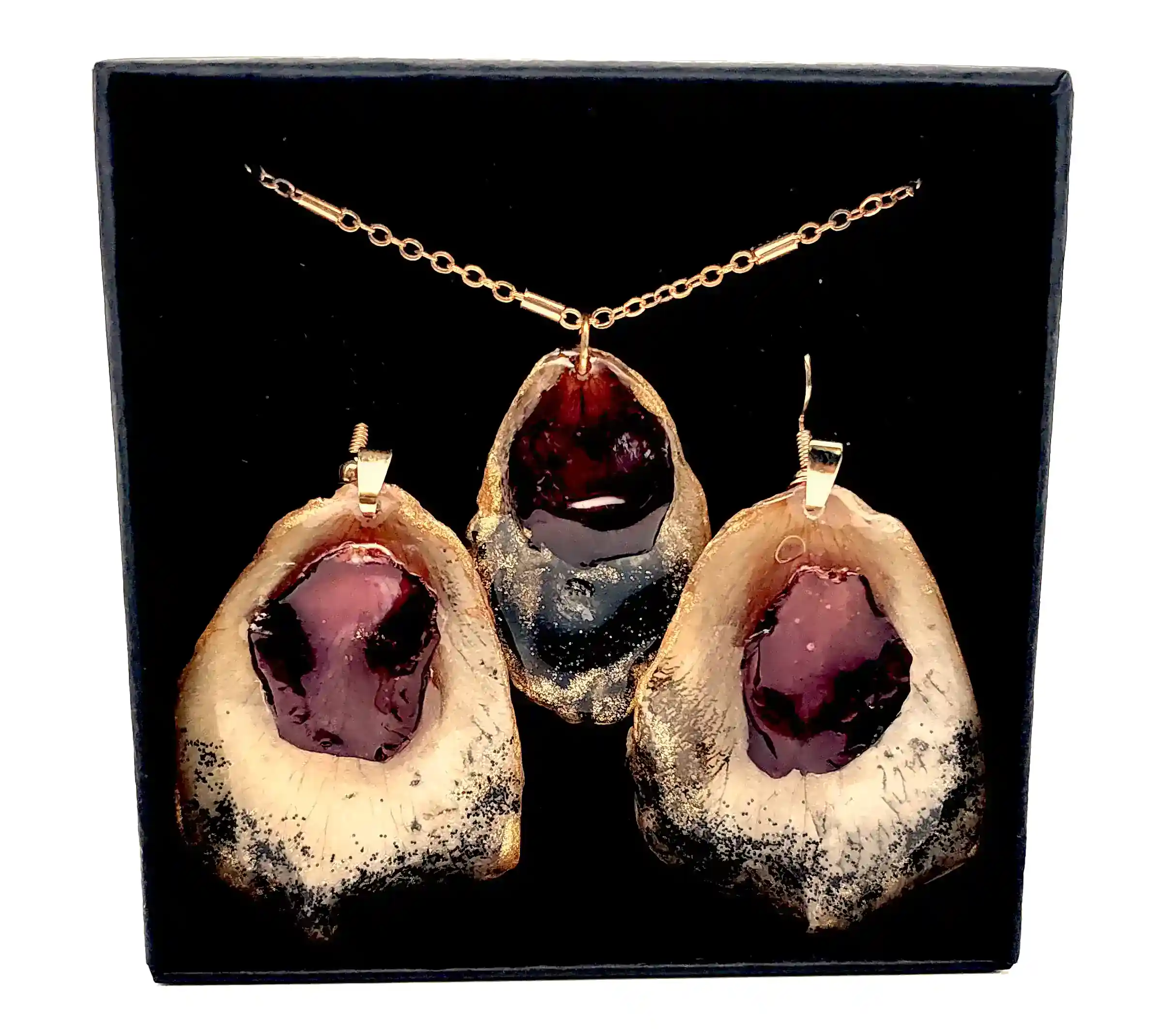 Flori Naturale - Set Handmade Cercei și Pandantiv din Petale Naturale Roșii în Rășină cu Accente Aurii – SM 12