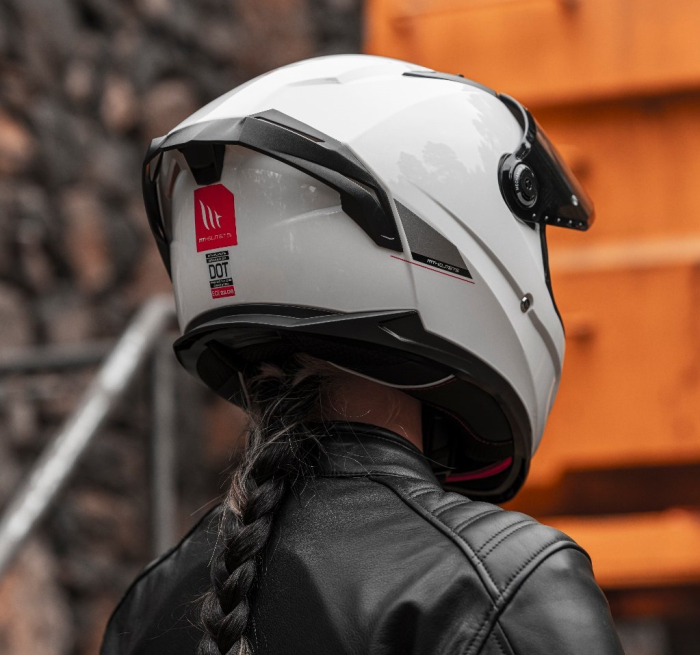 Casca integrala MT Braker SV A0 alb lucios (ochelari soare integrati) – tip viziera: MT-V-28B – DKS435 – punctaj maxim SHARP Test – 5 stele [13]