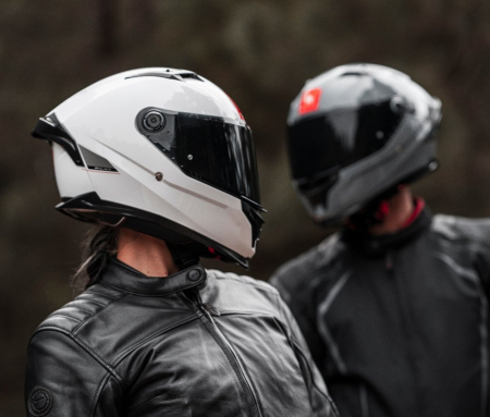 Casca integrala MT Braker SV A0 alb lucios (ochelari soare integrati) – tip viziera: MT-V-28B – DKS435 – punctaj maxim SHARP Test – 5 stele [15]