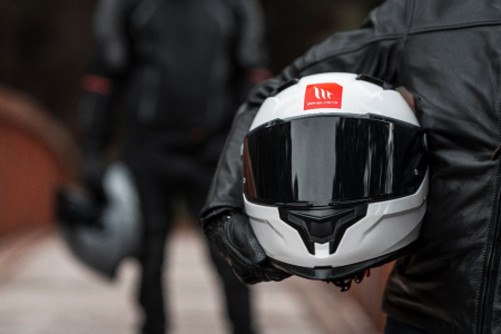 Casca integrala MT Braker SV A0 alb lucios (ochelari soare integrati) – tip viziera: MT-V-28B – DKS435 – punctaj maxim SHARP Test – 5 stele [14]