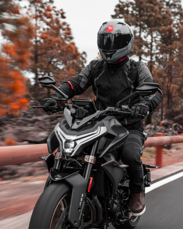 Casca integrala MT Braker SV A12 gri lucios (ochelari soare integrati) – tip viziera: MT-V-28B – DKS435 – punctaj maxim SHARP Test – 5 stele [10]