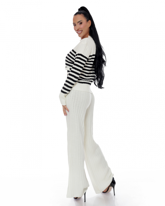 Compleu casual-elegant cu dungi si pantaloni drepti [2]