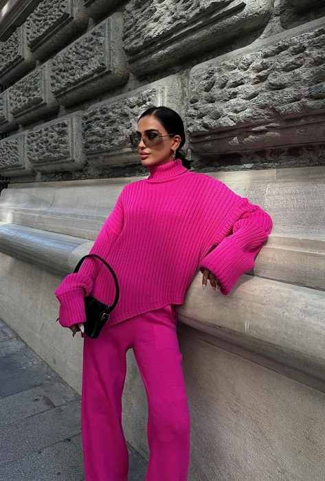 Compleu fucsia cu pantaloni largi și bluză asimetrică [3]