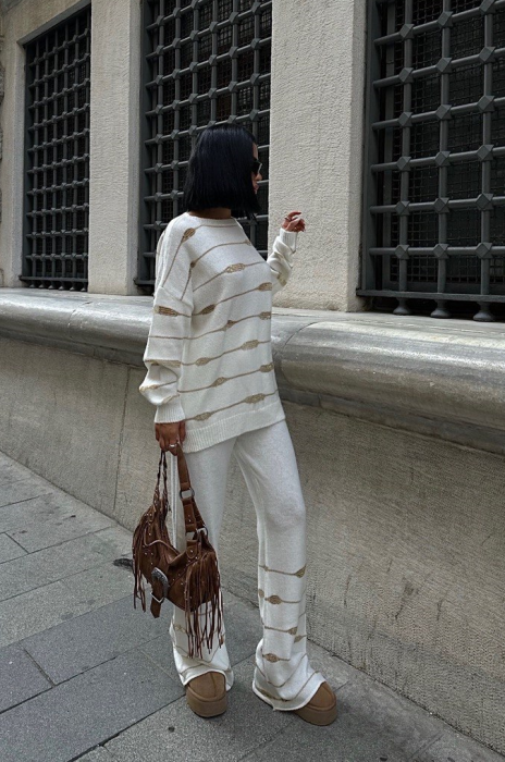 Compleu casual alb-bej cu pulover oversize si pantaloni largi [2]
