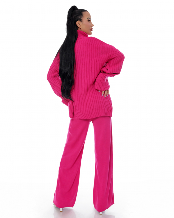 Compleu fucsia cu pantaloni largi și bluză asimetrică [4]