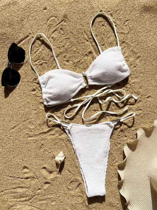 Costum de baie alb, din 2 piese, cu accesoriu metalic [3]