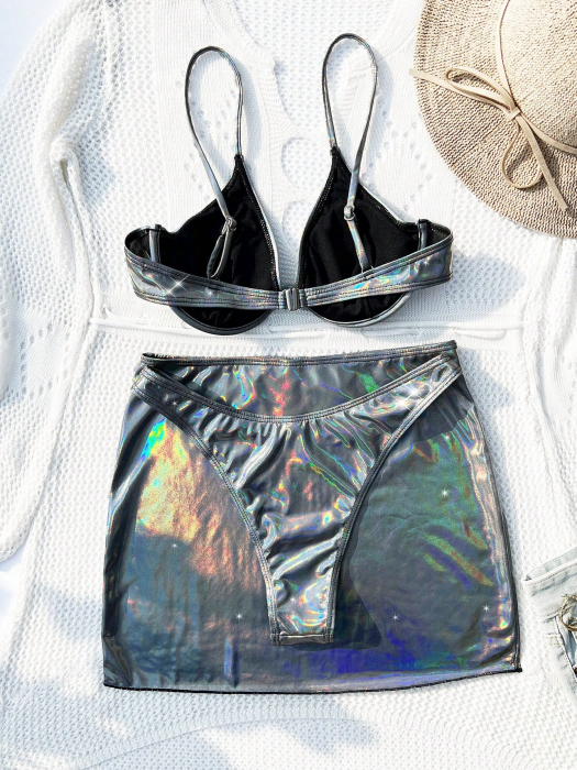Costum de baie cu aspect stralucitor din 3 piese [2]