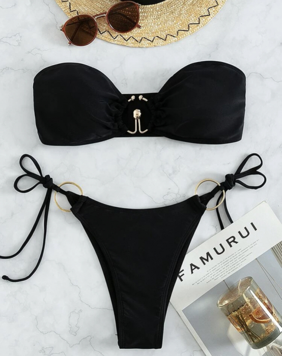 Costum de baie din 2 piese, cu accesorii metalice [3]