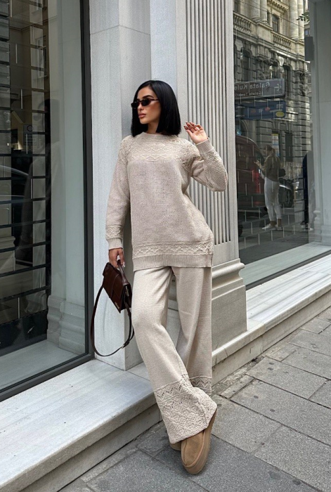 Costum din 2 piese pulover si pantaloni evazati [3]