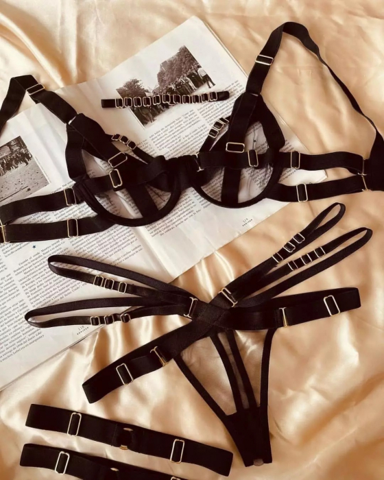 Lenjerie intima 2 piese, cu decupaje [4]