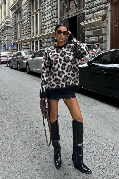 Pulover cu imprimeu animal print [2]
