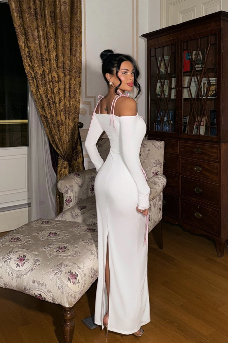 Rochie Alba Lunga cu Fundite Roz si Decupaj Lateral [5]