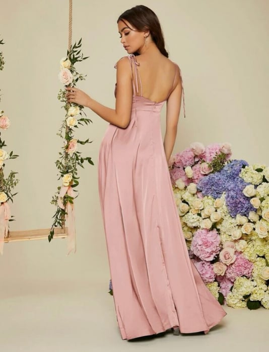 Rochie lunga din satin cu spatele gol si bretele reglabile. [4]
