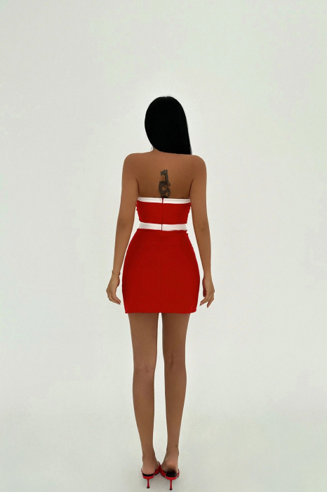 Rochie rosie mulata cu detalii [2]