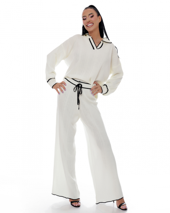 Set format din pantaloni evazati si bluza polo [4]