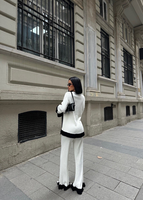 Set din tricot format din pantaloni evazati si bluza [4]