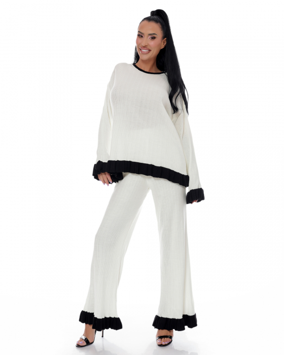 Set din tricot format din pantaloni evazati si bluza [3]