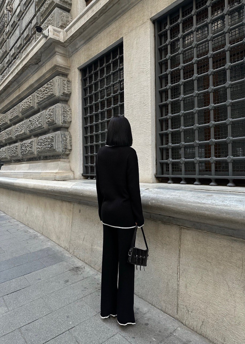 Set format din pantaloni evazati si bluza cu snur, negru [3]