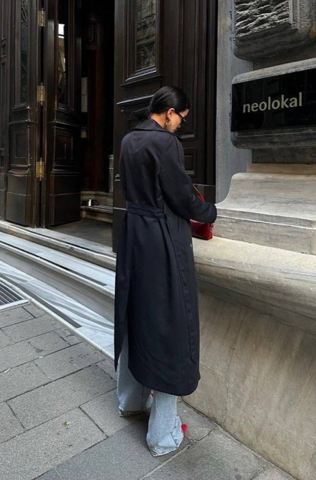 Trench lung negru casual cu nasturi si cordon in talie. [3]