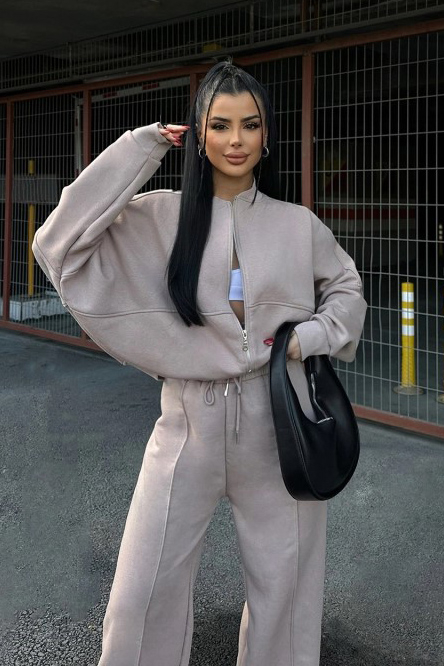 Trening lejer cu pantaloni evazati [5]