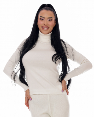 Colectii - Bluza tip helanca pe gat cu maneci usor evazate.