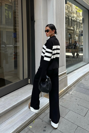 Compleu oversize negru din tricot cu dungi albe [2]